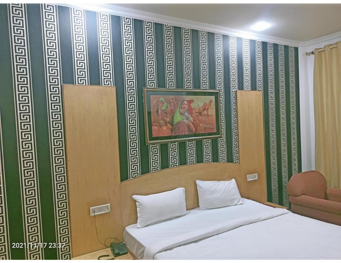 Hotel Kishore International, Amritszár Kültér fotó
